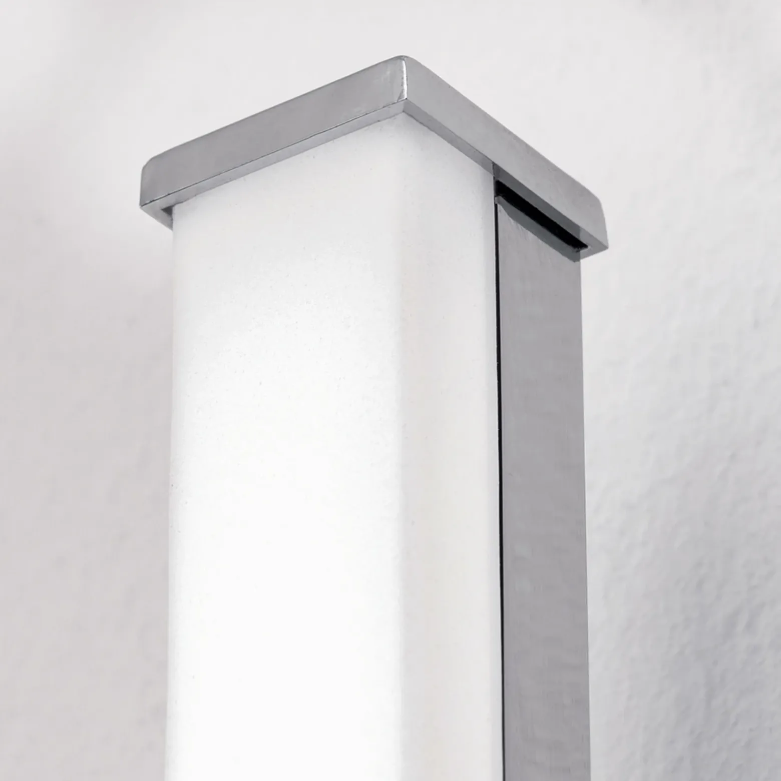 Aplique de baño estrecho Argo con LED, IP44 60,5cm