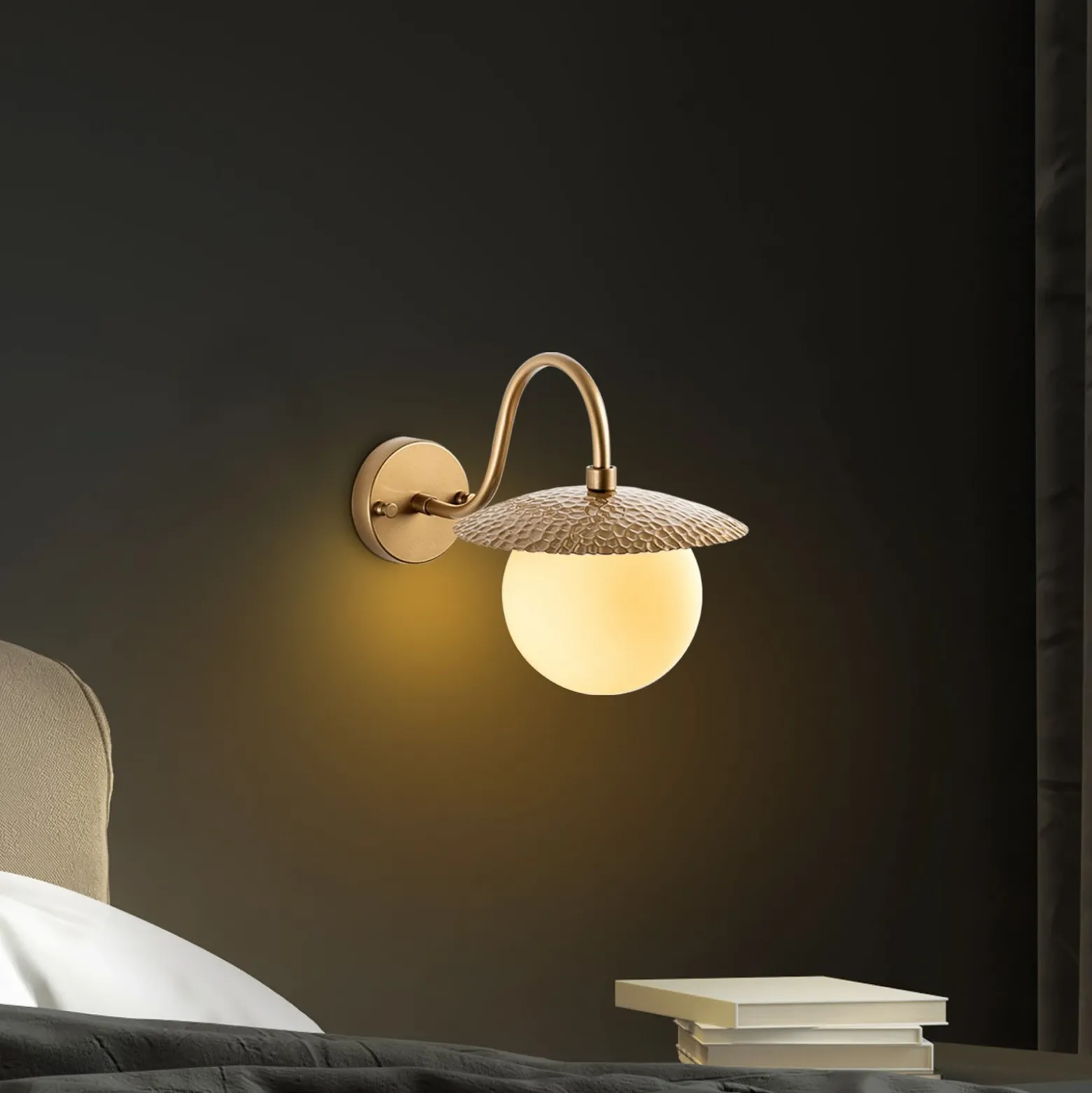 Aplique de pared Anemon, color dorado, altura 29 cm, metal/vidrio, E14