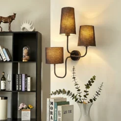 Aplique de pared Çatal, negro, altura 57 cm, 3 luces, tela, E27