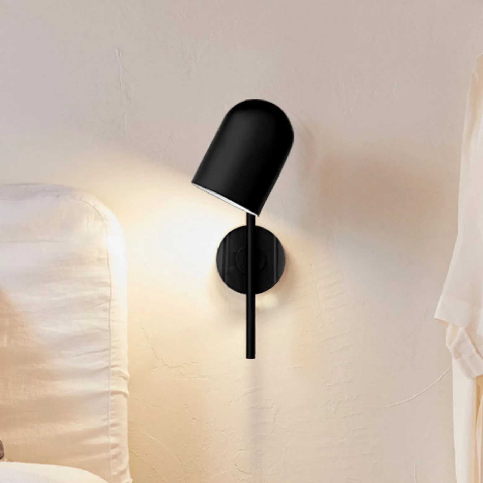 Aplique de pared AYTM Luceo, negro, con enchufe