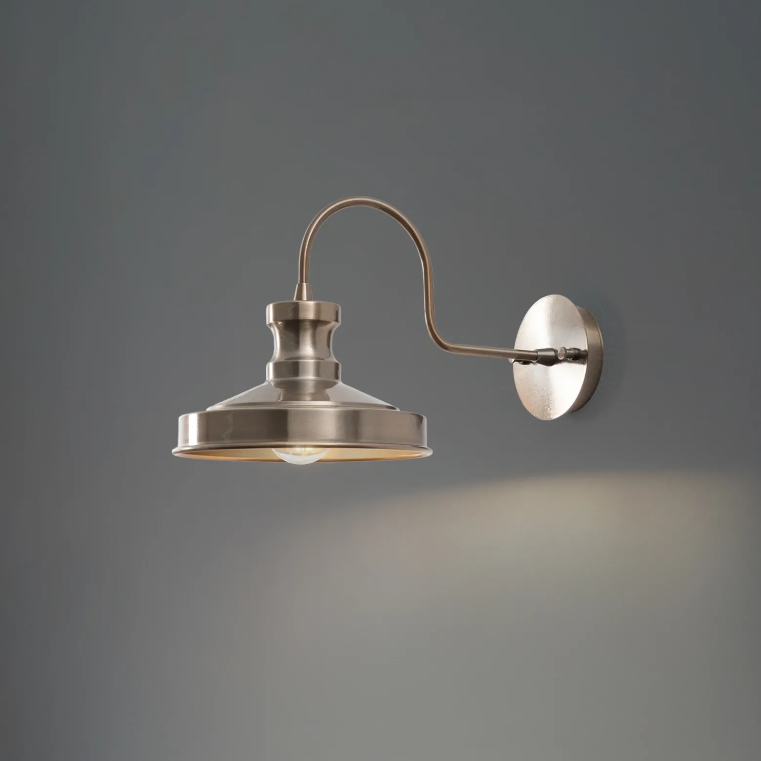 Aplique de pared Berceste, latón envejecido, metal, altura 23 cm, E27