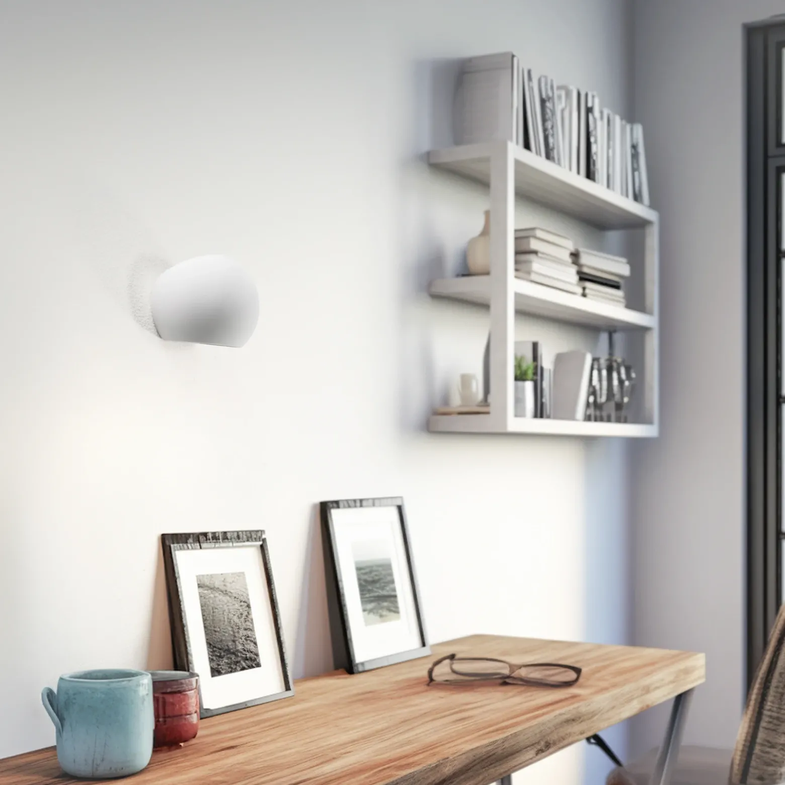 Aplique de pared Bullet con luz hacia arriba y hacia abajo, de cerámica blanca