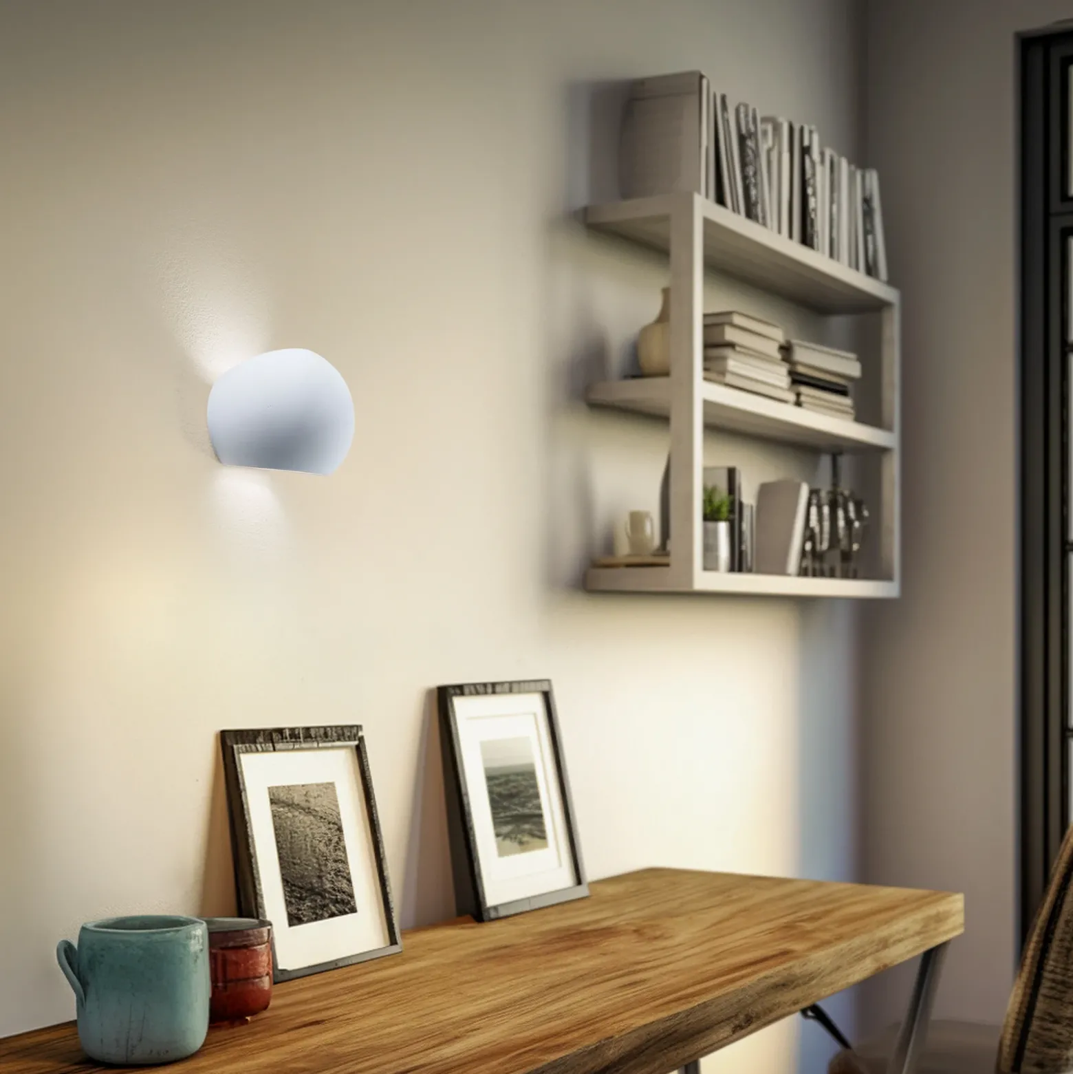 Aplique de pared Bullet con luz hacia arriba y hacia abajo, de cerámica blanca