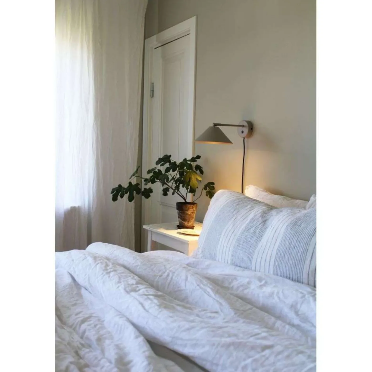 Aplique de pared Cannes de Globen Lighting, beige, Ø 20 cm