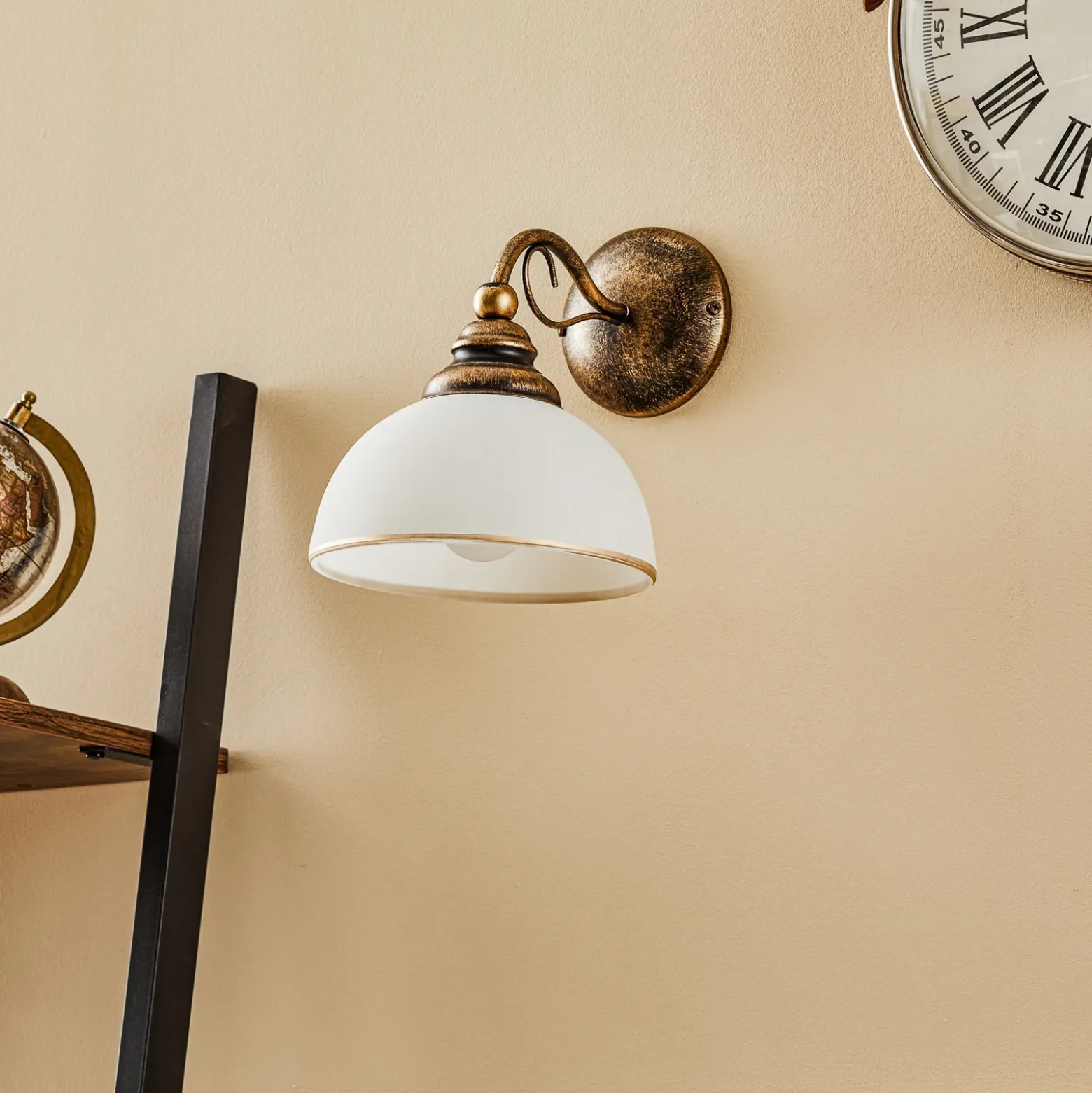 Aplique de pared Casale con pantalla de cristal