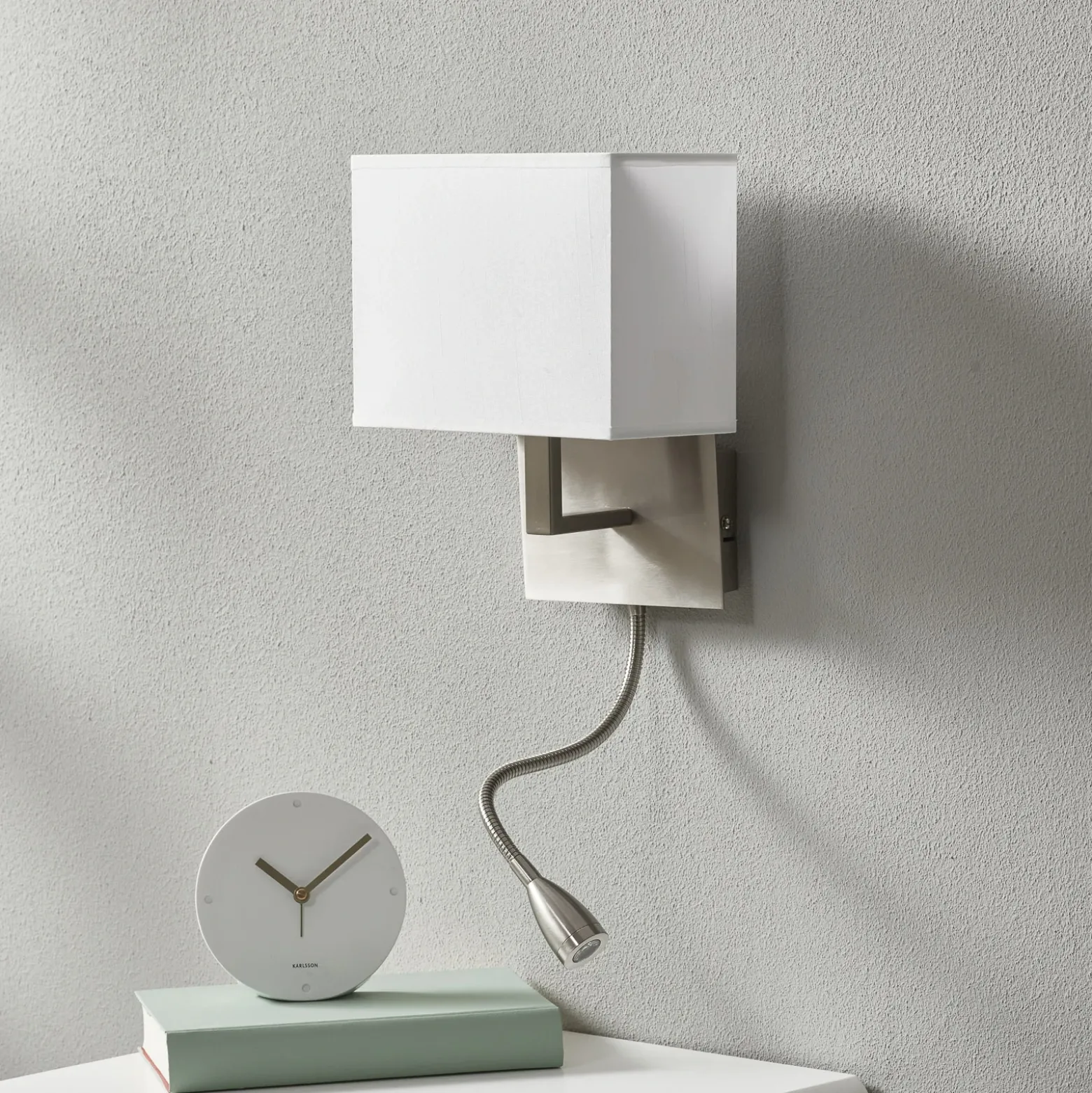 Aplique de pared 6519 con lámpara de lectura LED, plata satinada