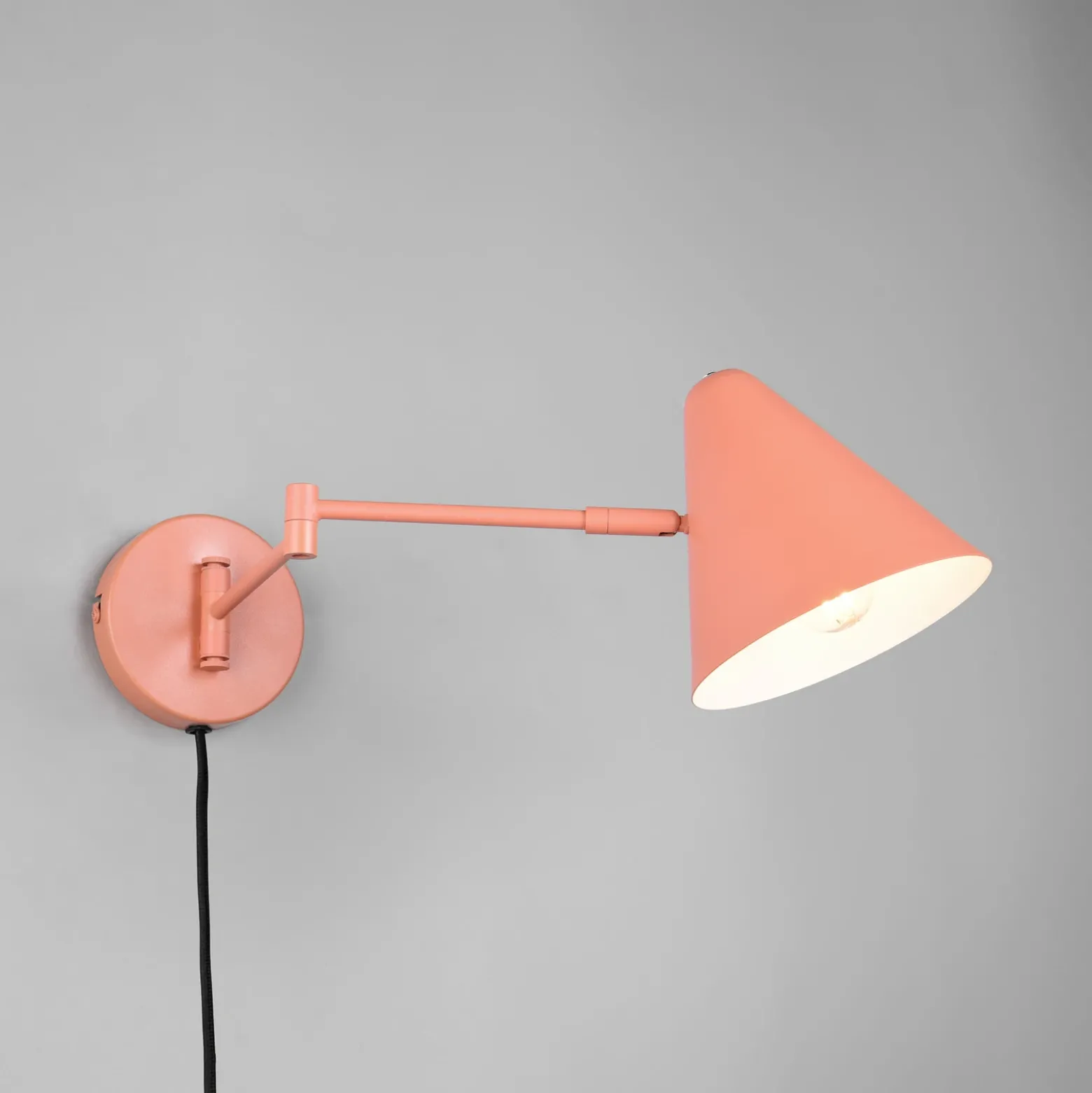 Aplique de pared Cosima, color albaricoque, saliente 54 cm, metal