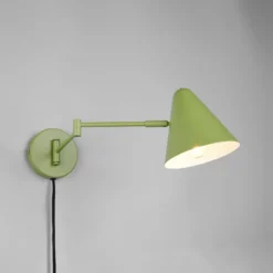 Aplique de pared Cosima, verde, saliente 54 cm, metal