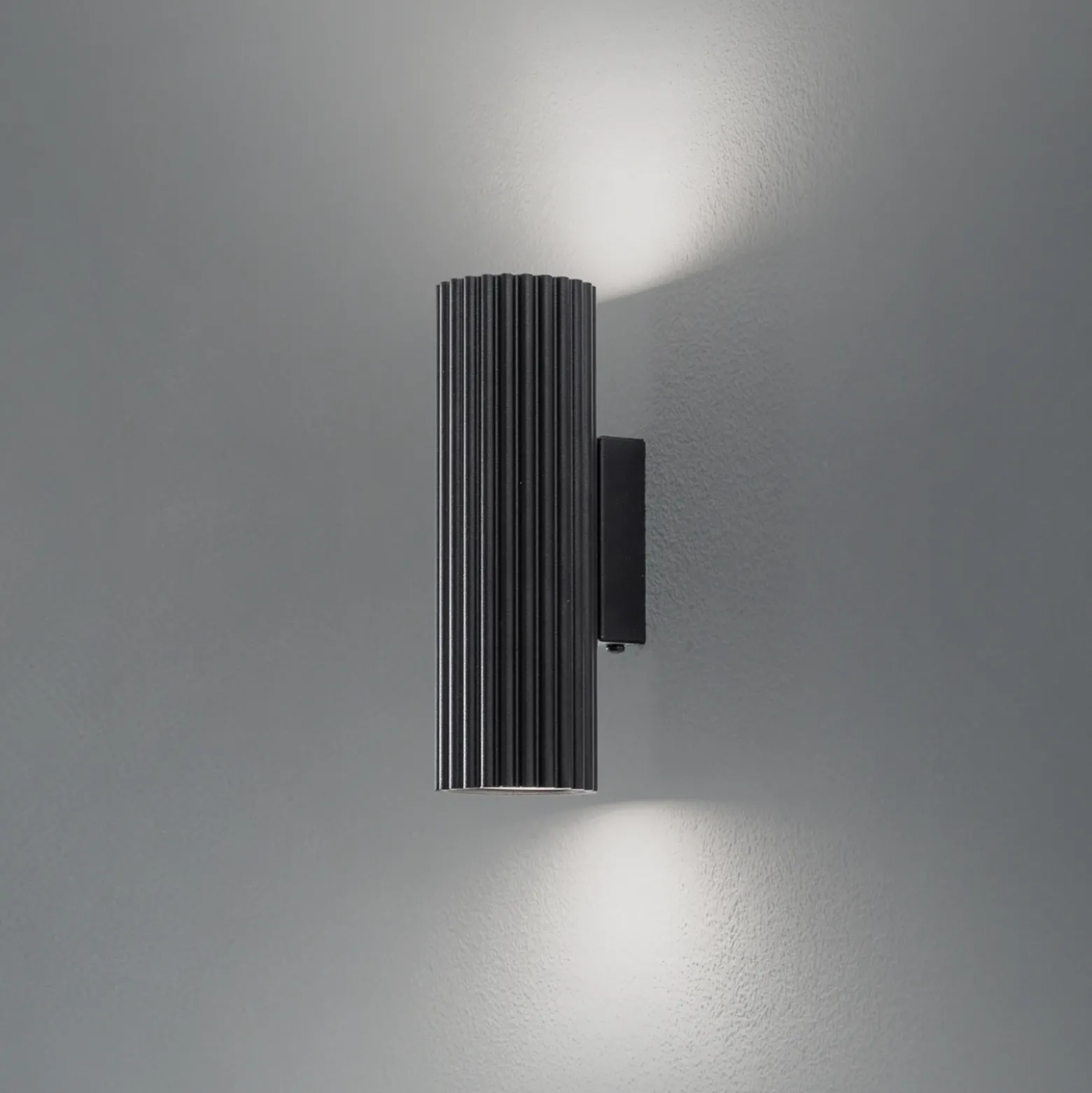 Aplique de pared de carbono, negro, altura 20 cm, aluminio, 2 luces.