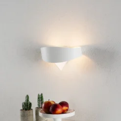 Aplique de pared de diseño blanco Scudo