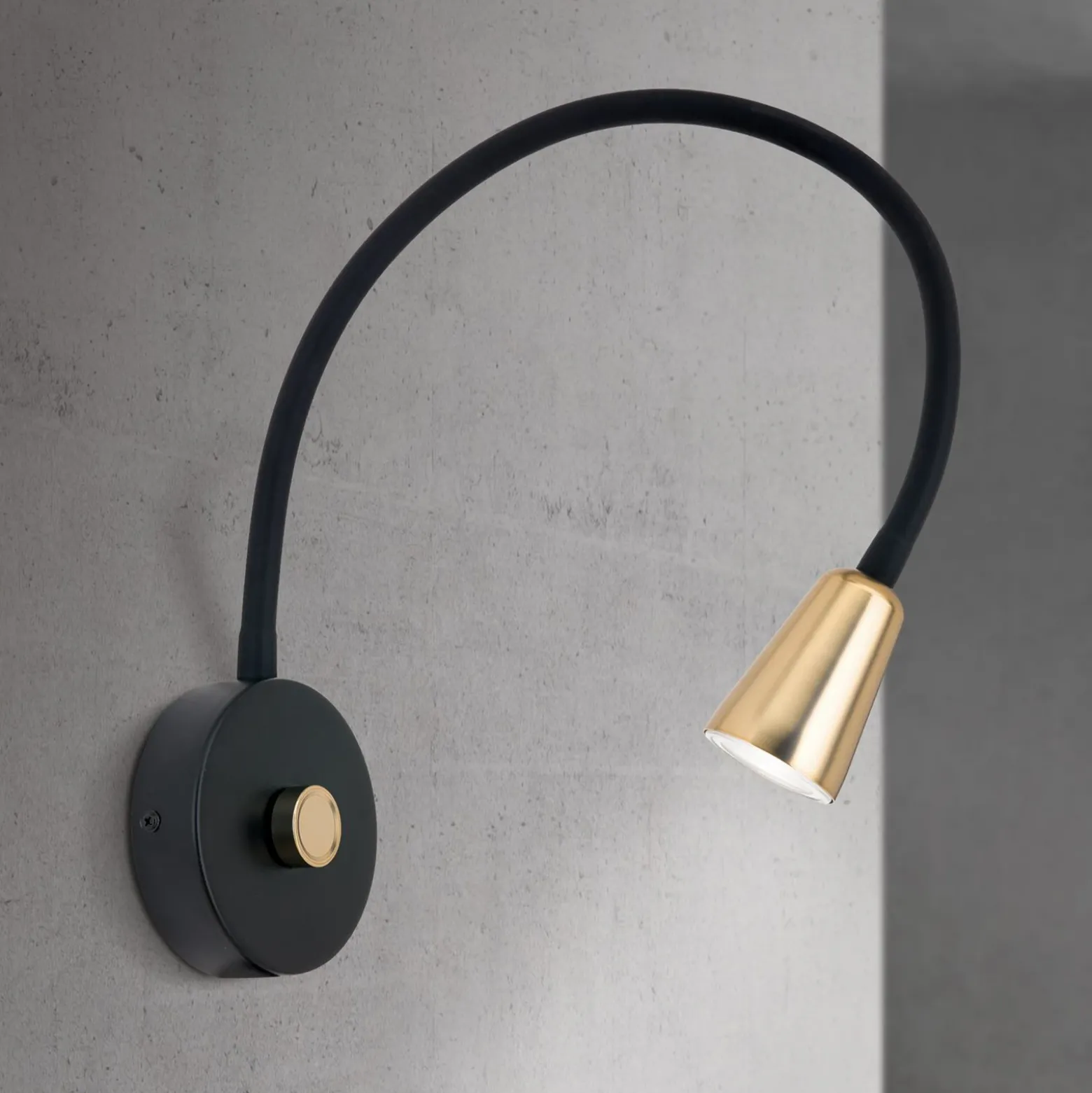 Aplique de pared Dotty, color latón, brazo flexible, atenuador, GU10