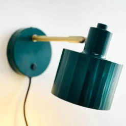 Aplique de pared Dyberg Larsen Ocean, verde oscuro, saliente 30 cm