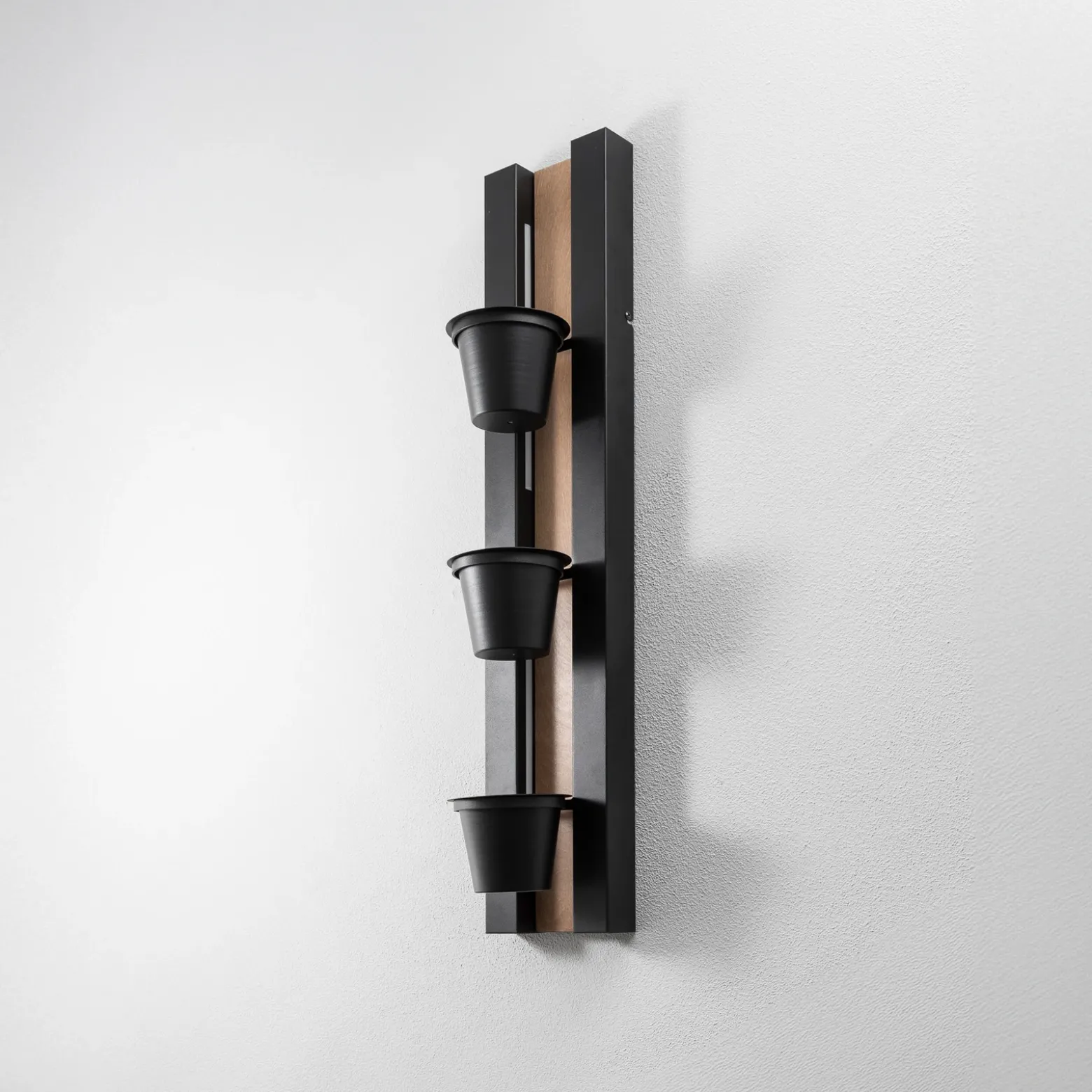 Aplique de pared Estantería, acero negro/madera, 90 cm de altura