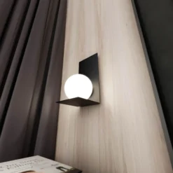 Aplique de pared forma 5, 15 cm x 30 cm, negro/ópalo