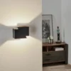 Aplique de pared Frost con forma angular, negro