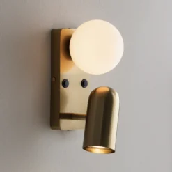 Aplique de pared Globen Lighting «Doppio», color latón, altura 24 cm, 2 luces