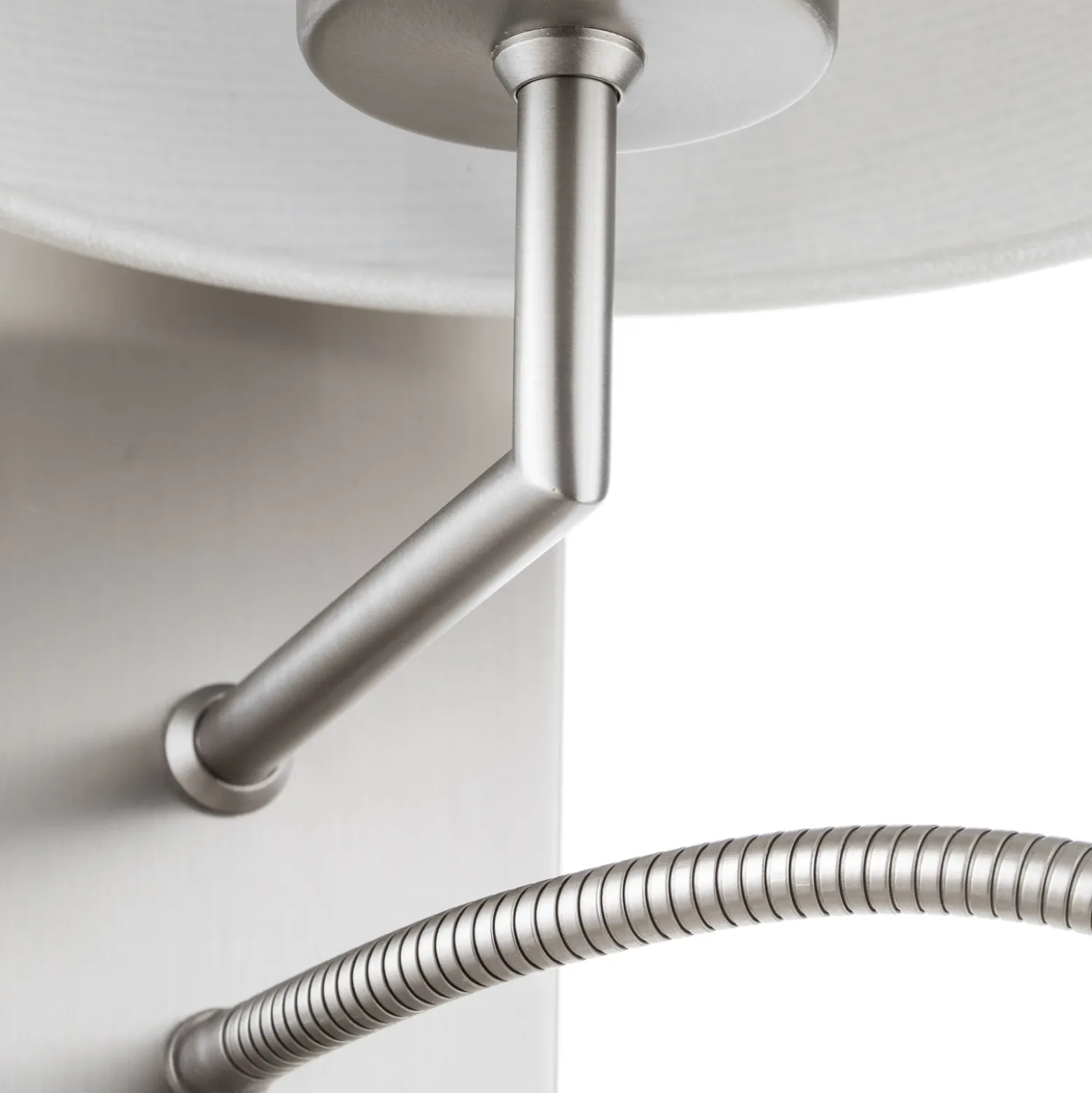 Aplique de pared Havanna con brazo de lectura LED blanco crema