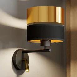Aplique de pared Hilton negro/dorado con brazo de lectura LED