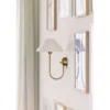 Aplique de pared IRIS de Globen Lighting, color crema, altura 32 cm