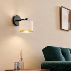 Aplique de pared Jari con pantalla de tela, blanco-dorado