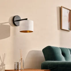 Aplique de pared Jari con pantalla de tela, blanco-dorado