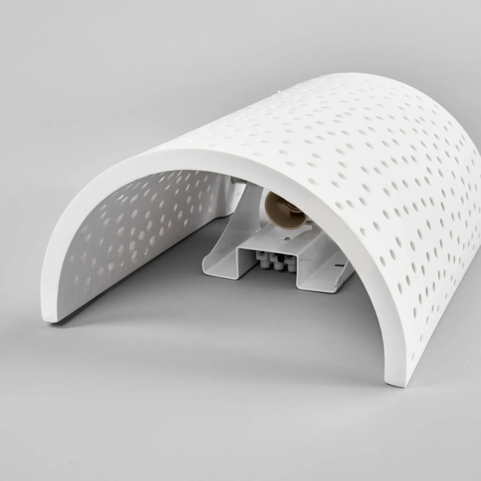 Aplique de pared Jiru de Lindby, altura 23 cm, blanco, semicircular, yeso