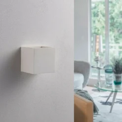 Aplique de pared Kay de Lindby, blanco, yeso, juego de 2 unidades