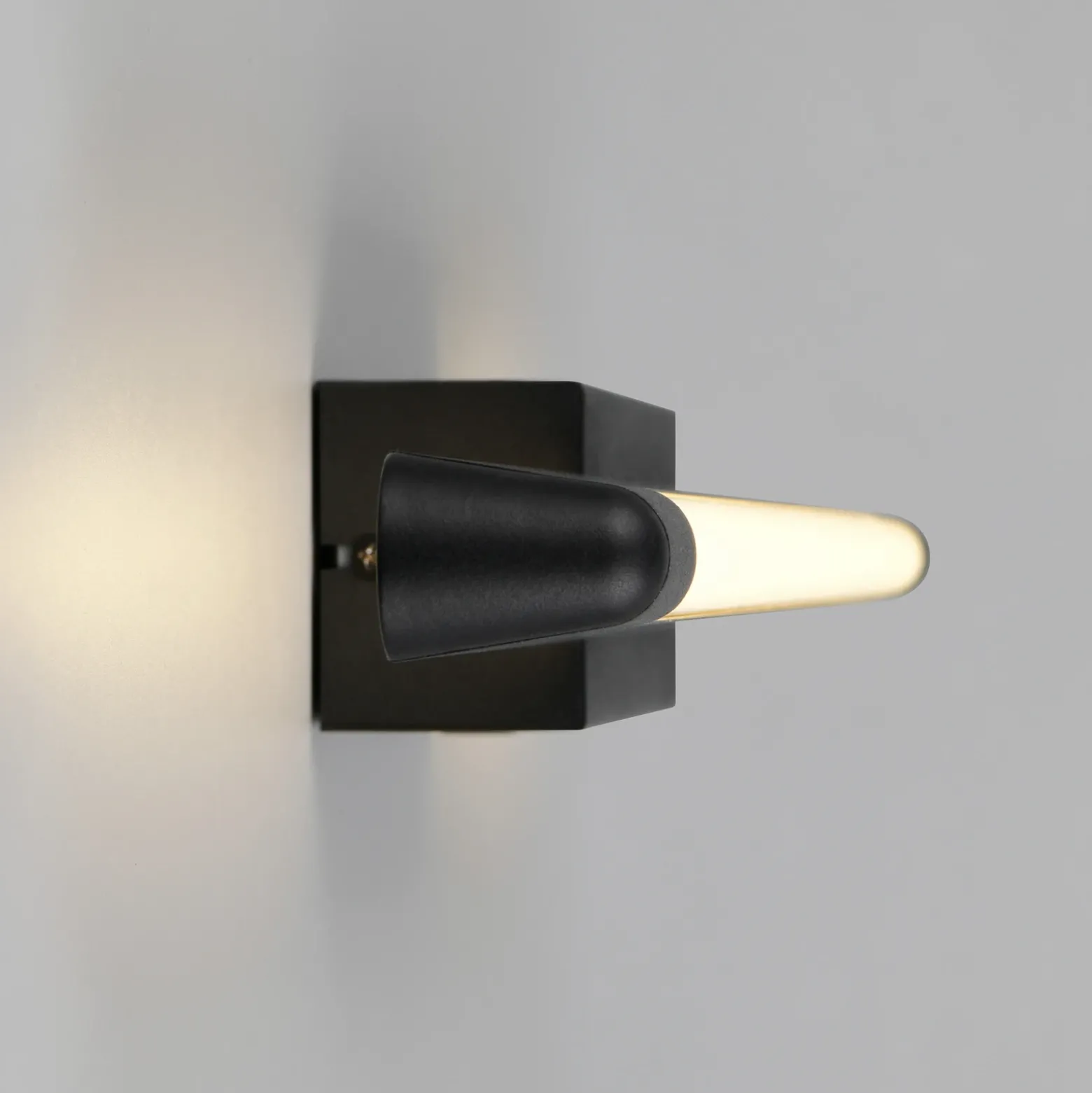 Aplique de pared LED Alberto negro, 71 cm de ancho, IP44