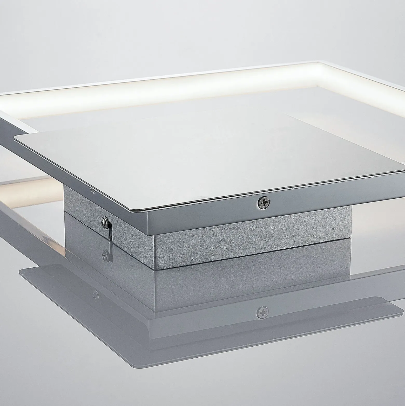 Aplique de pared LED Anays de Lindby, 32 cm x 32 cm, cromo/claro