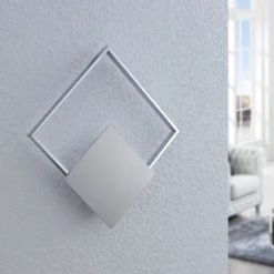 Aplique de pared LED Anays de Lindby, 32 cm x 32 cm, cromo/claro
