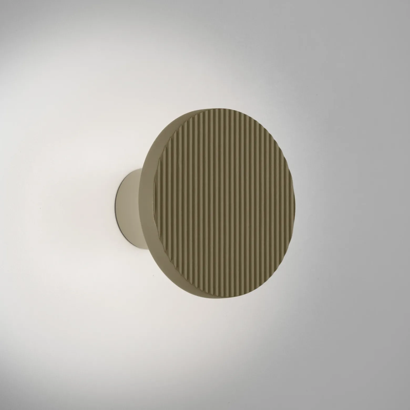 Aplique de pared LED Bover Arid A/01 oliva CCT 2200-2700 K IP44