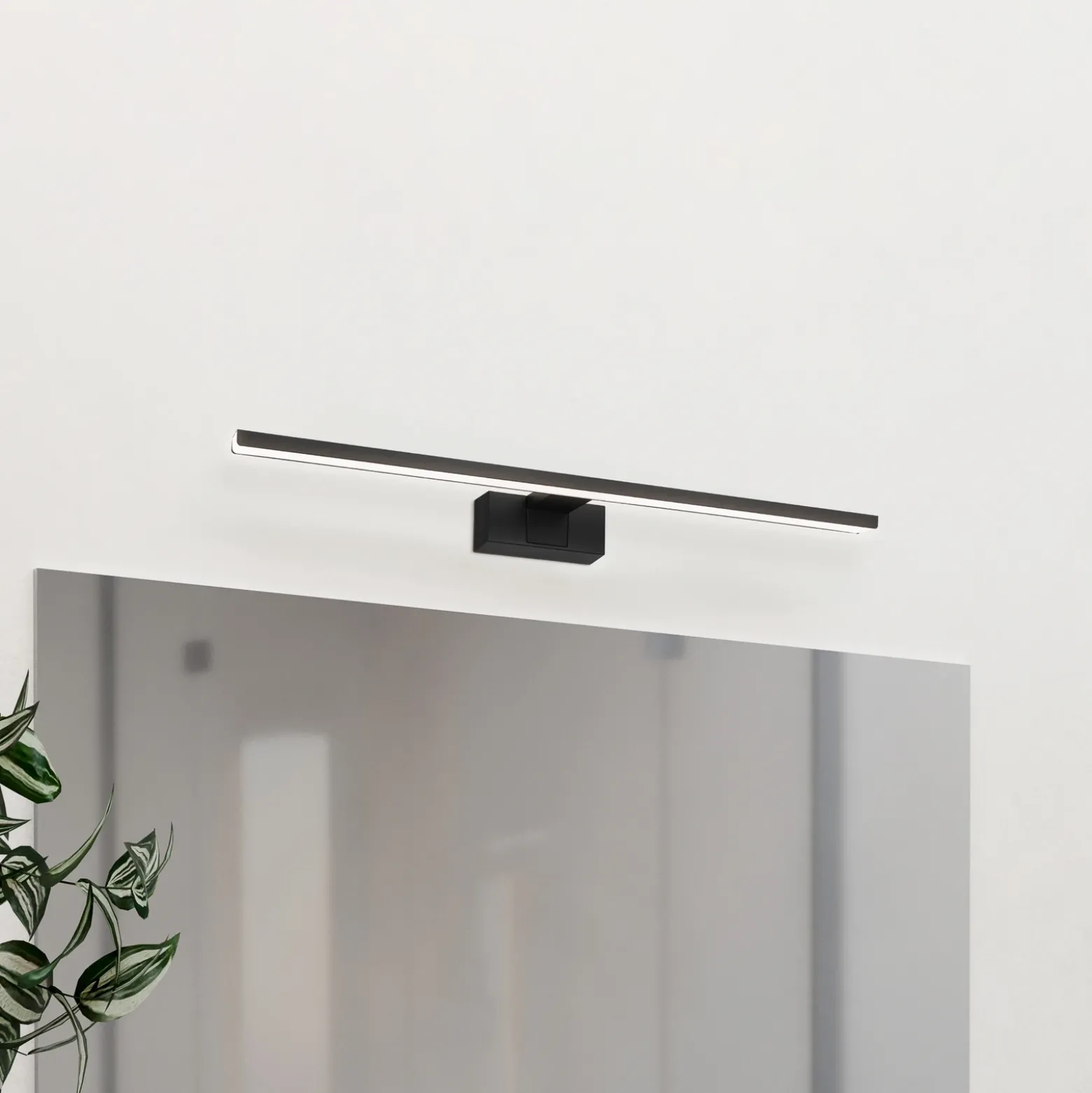 Aplique de pared LED Conettilla, negra, ancho 60 cm, IP44, CCT