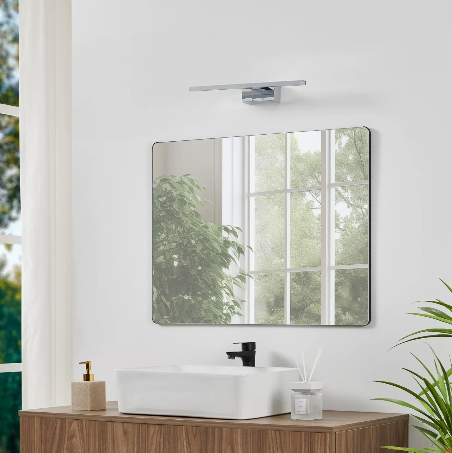 Aplique de pared LED Conettilla, color cromado, ancho 40 cm IP44 CCT