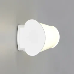 Aplique de pared LED Ernesto, blanco mate, 60 cm de ancho, 4.000 K, IP44