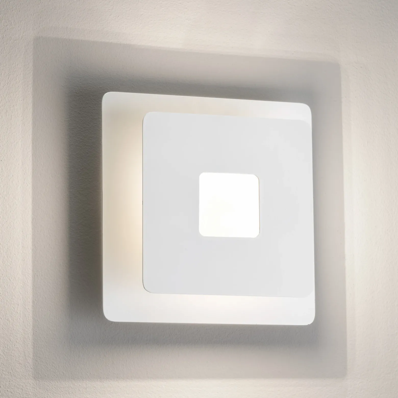 Aplique de pared LED Hennes, ancho 18 cm, blanco