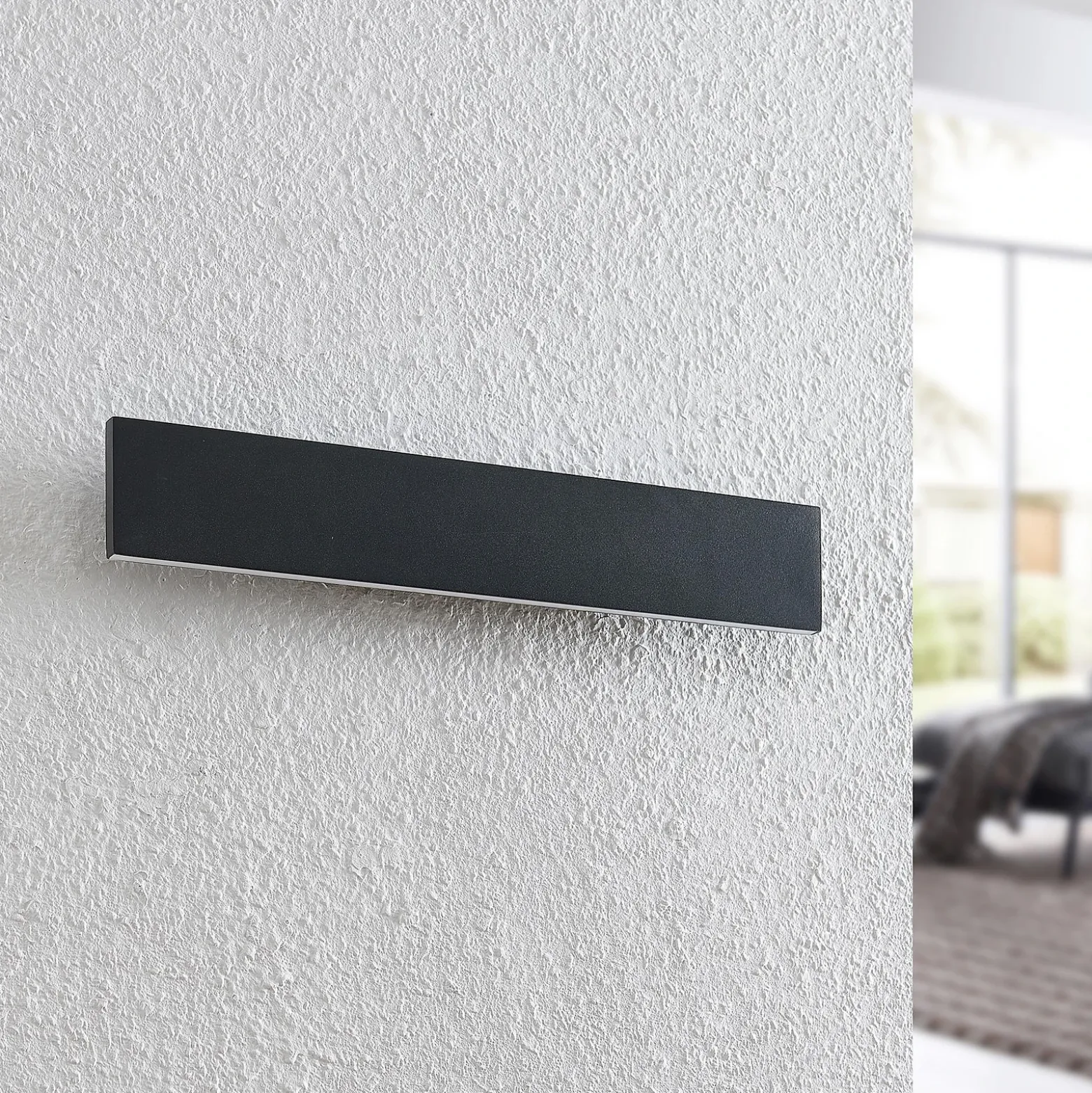 Aplique de pared LED Ignazia de Lindby, 47cm, negro, metal, arriba/abajo