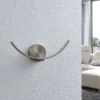 Aplique de pared LED Iven de Lindby, ancho 34 cm, níquel, 3.000 K
