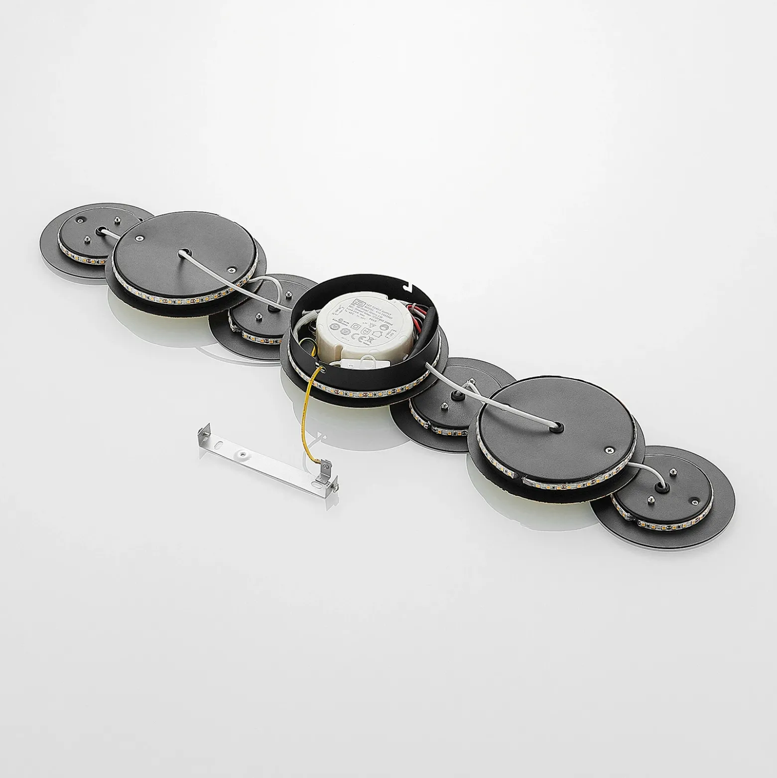 Aplique de pared LED Lindby Grazyna, 72 cm, 7 luces, regulable