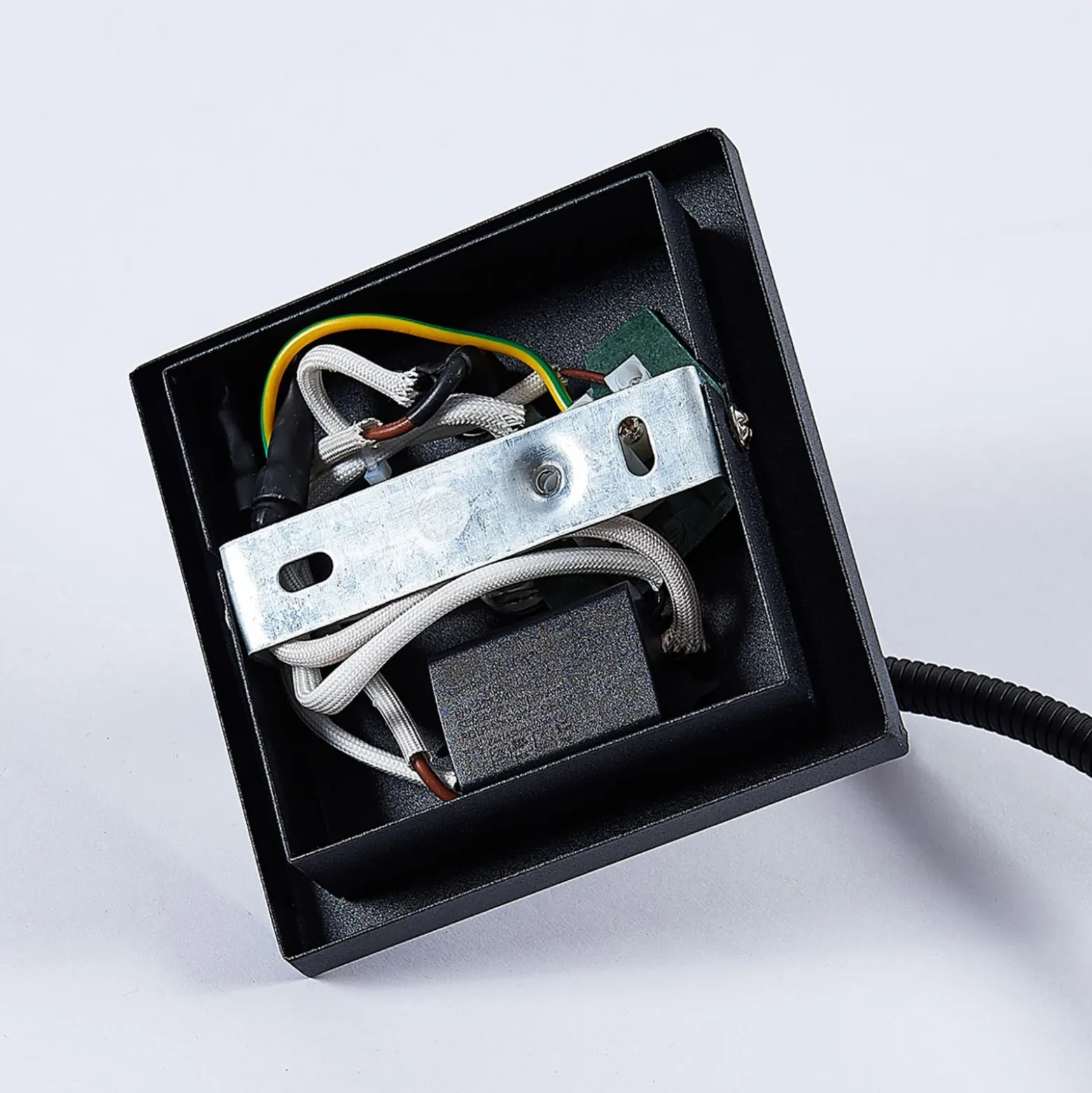 Aplique de pared LED Lindby Mayar, negro, metal, lámpara de lectura, 11cm