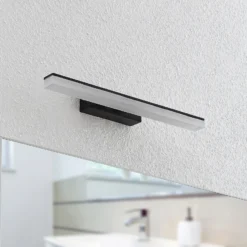 Aplique de pared LED Lisana de Lucande, horizontal, 46 cm, IP44