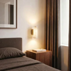Aplique de pared LED Lucande Tavira, alabastro, luz hacia arriba/hacia abajo