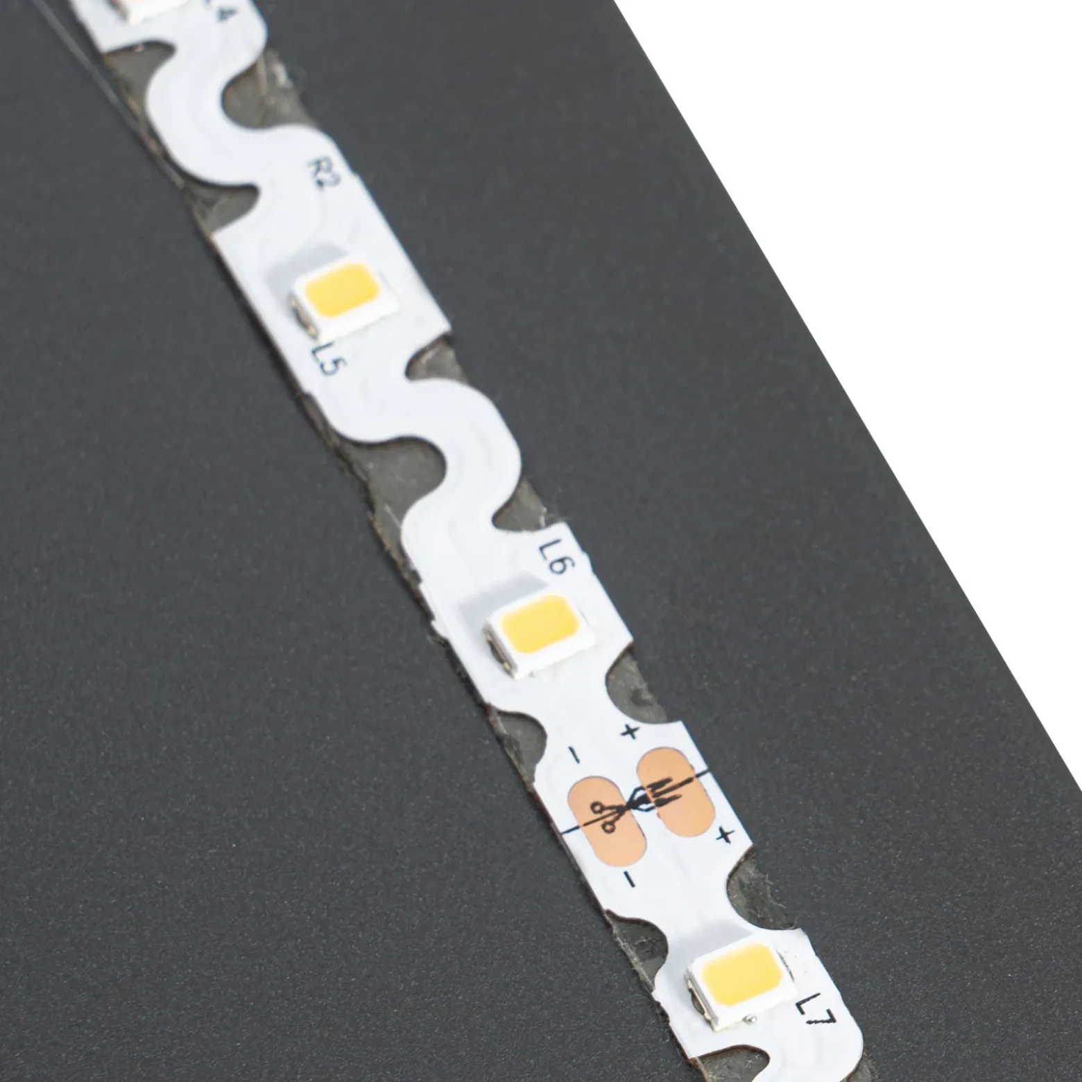 Aplique de pared LED Lucande World, antracita/plata, 60 cm x 30 cm