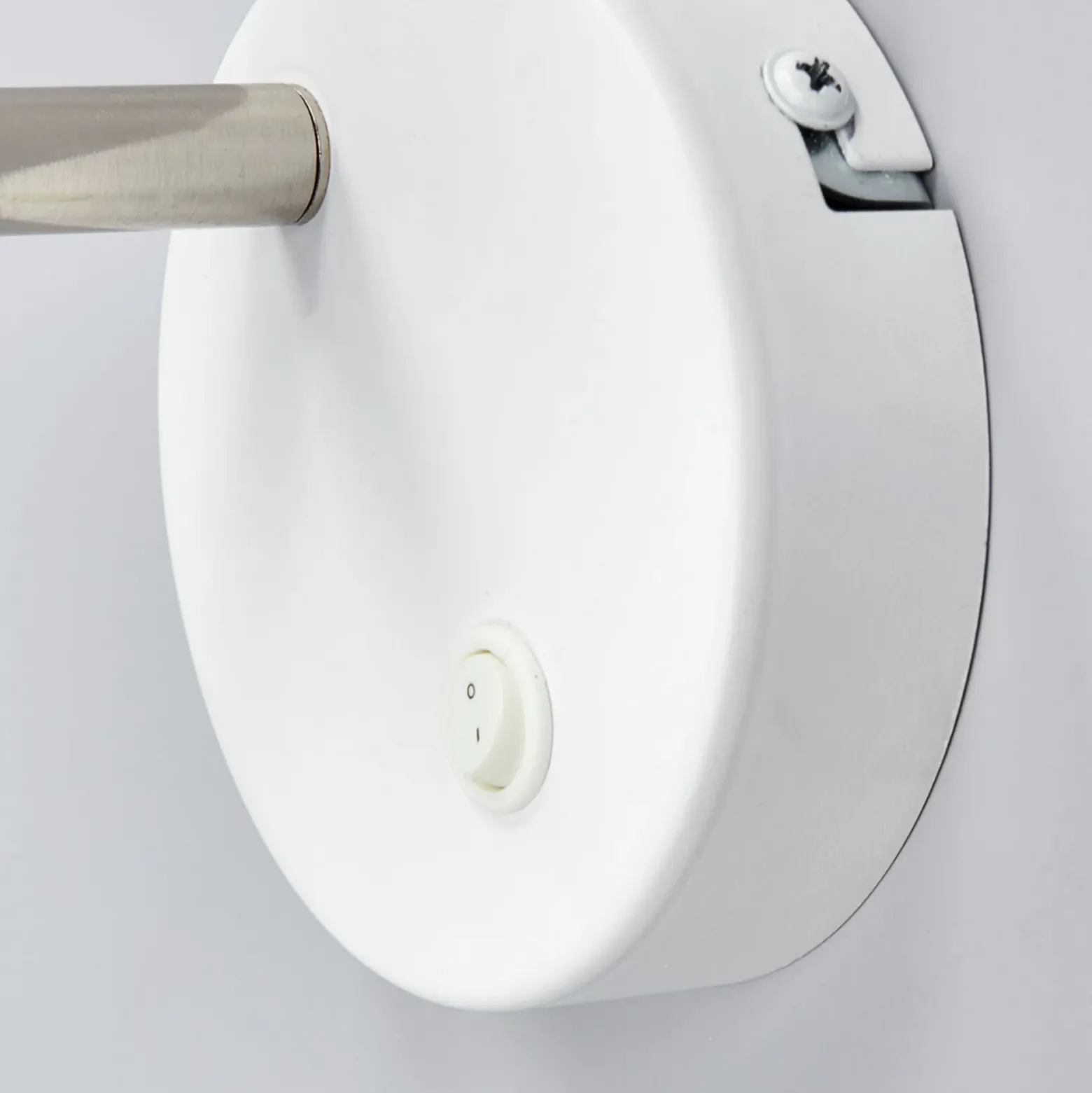 Aplique de pared LED Milow de Lindby, blanco, 9,6 cm de altura, interruptor