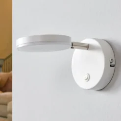Aplique de pared LED Milow de Lindby, blanco, 9,6 cm de altura, interruptor