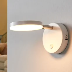 Aplique de pared LED Milow de Lindby, blanco, 9,6 cm de altura, interruptor