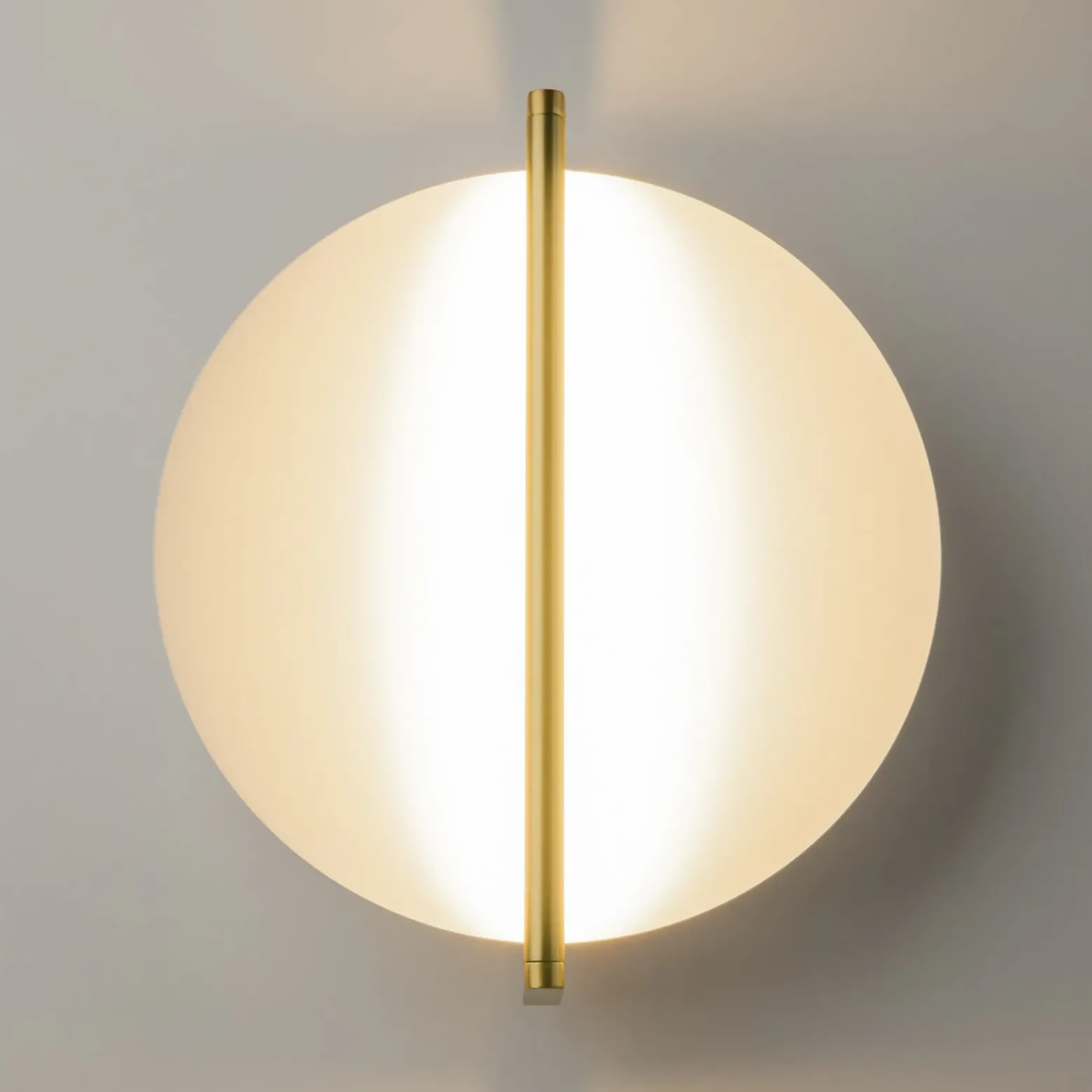 Aplique de pared LED Mira de Maytoni, dorado/blanco, altura 30 cm, metal