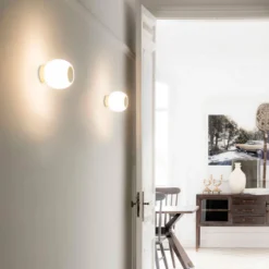 Aplique de pared LED Moy en dorado con pantalla de cristal
