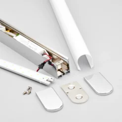 Aplique de pared LED Philippa de Lindby, redondeado, 58 cm, cromado, IP44