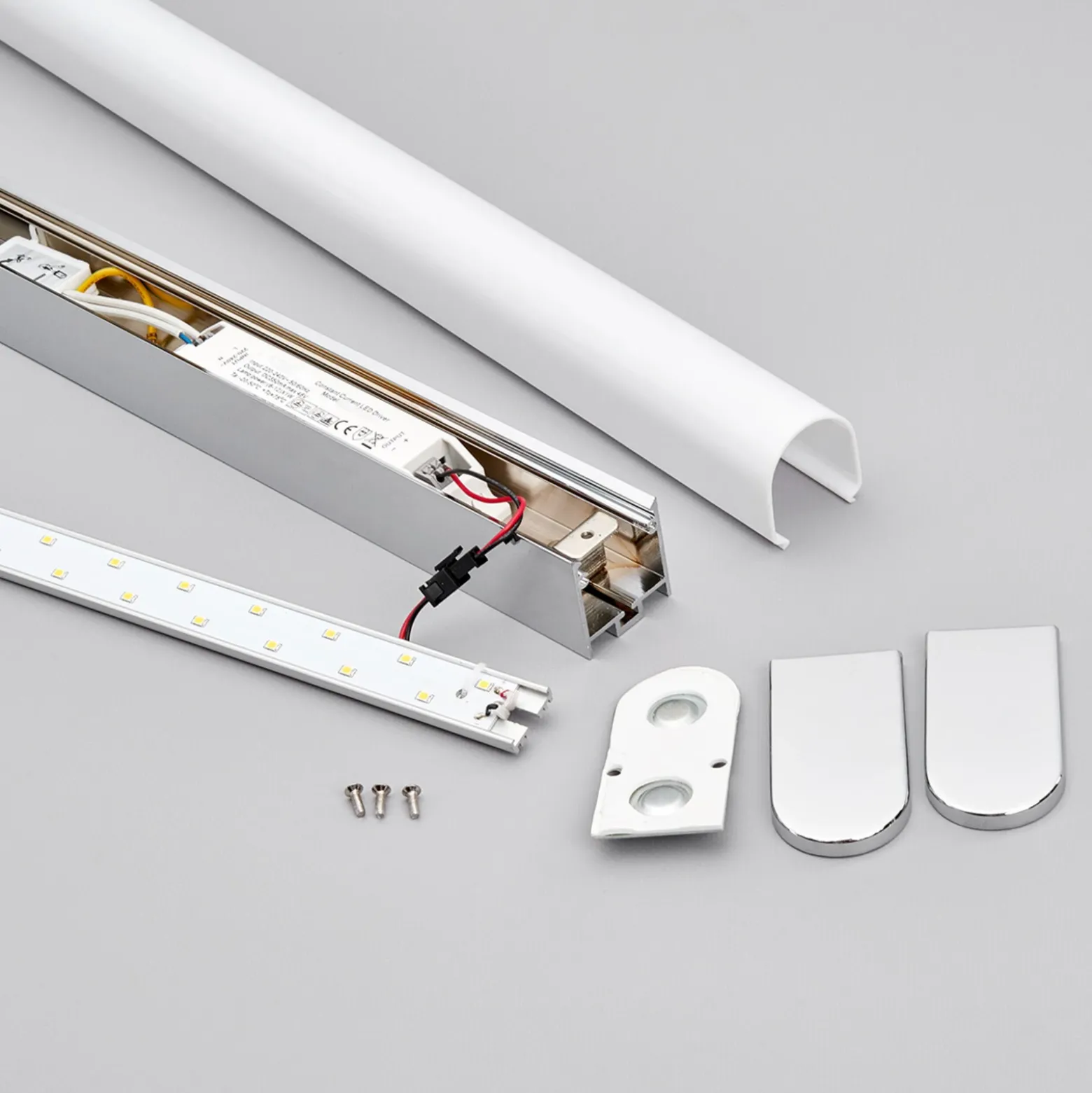 Aplique de pared LED Philippa de Lindby, redondeado, 88 cm, cromado, IP44