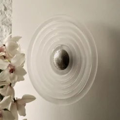 Aplique de pared LED Press Sphere Mini de Tom Dixon, esmerilado, Ø 22 cm